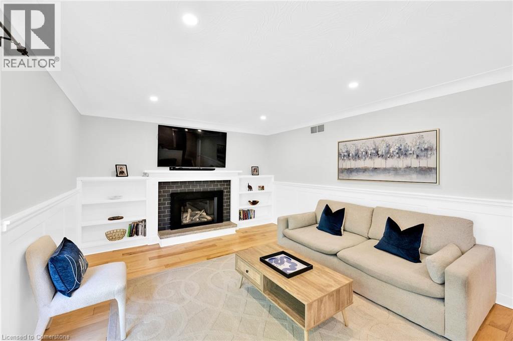 Photo 17 of 54 Driftwood Court, Grimsby ON