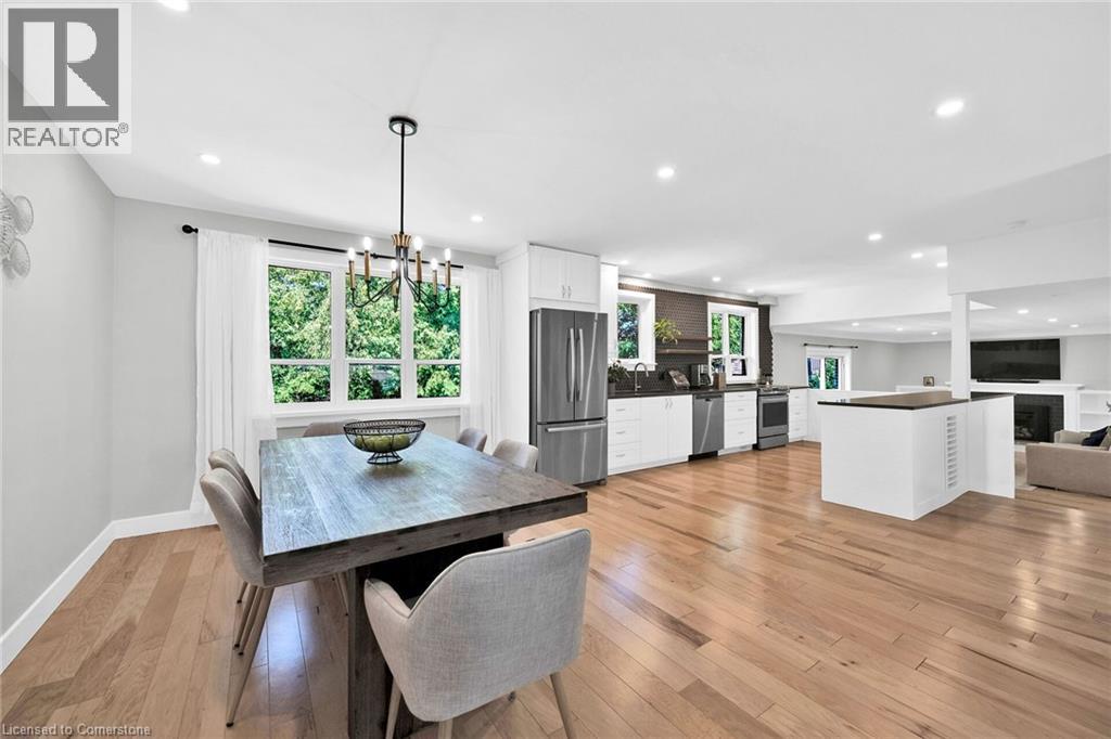 Photo 11 of 54 Driftwood Court, Grimsby ON