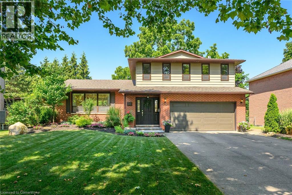 Photo 41 of 54 Driftwood Court, Grimsby ON