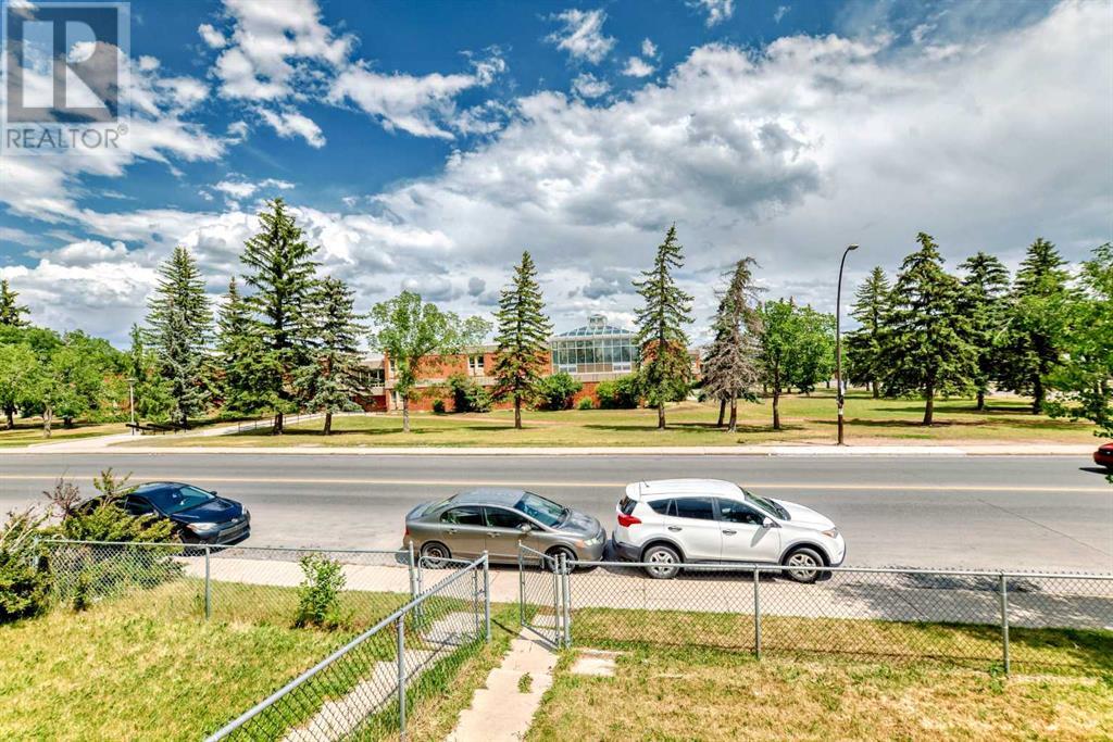 Single Family House Bi-level for Sale in B   Street SE Forest Lawn Calgary 