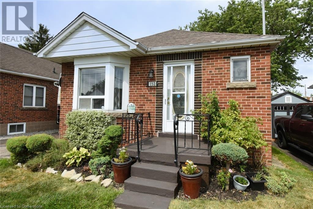 Photo 3 of 152 Glencairn Avenue, Hamilton ON