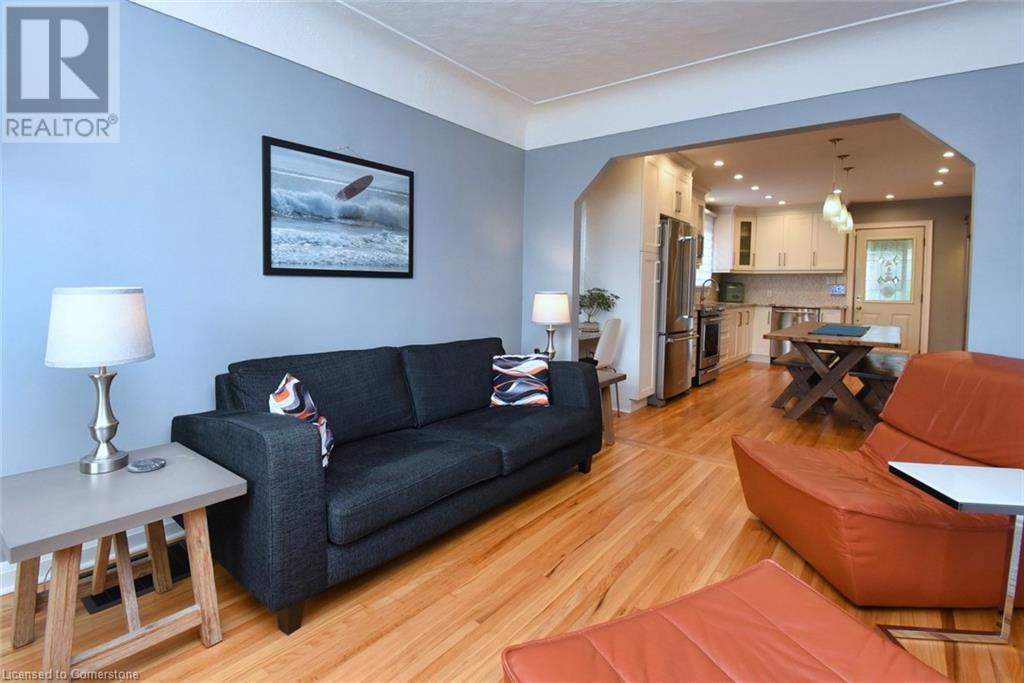 Photo 6 of 152 Glencairn Avenue, Hamilton ON