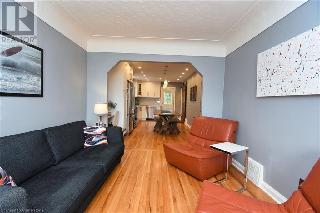 Photo 8 of 152 Glencairn Avenue, Hamilton ON
