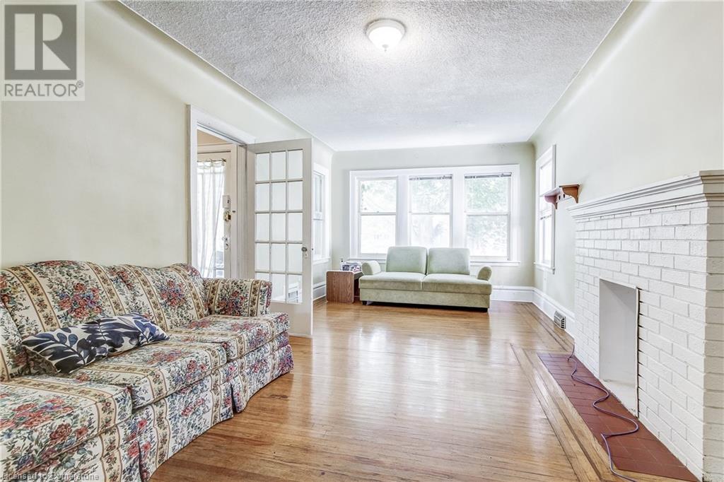 Photo 6 of 110 Dromore Crescent, Hamilton ON