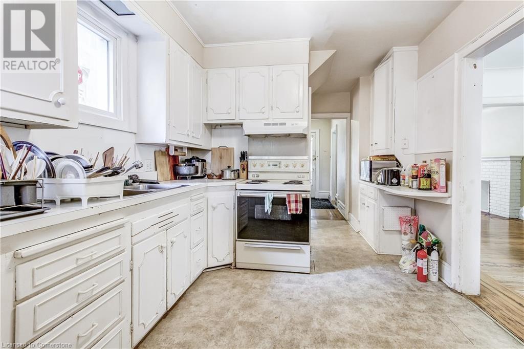 Photo 8 of 110 Dromore Crescent, Hamilton ON