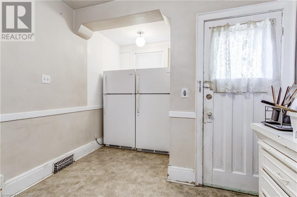 Photo 9 of 110 Dromore Crescent, Hamilton ON