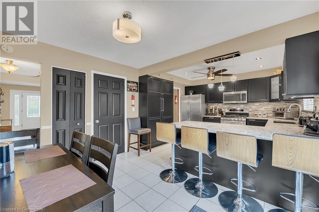 Photo 11 of 45 Dublin Drive, Hamilton ON