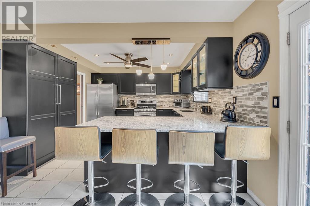 Photo 13 of 45 Dublin Drive, Hamilton ON