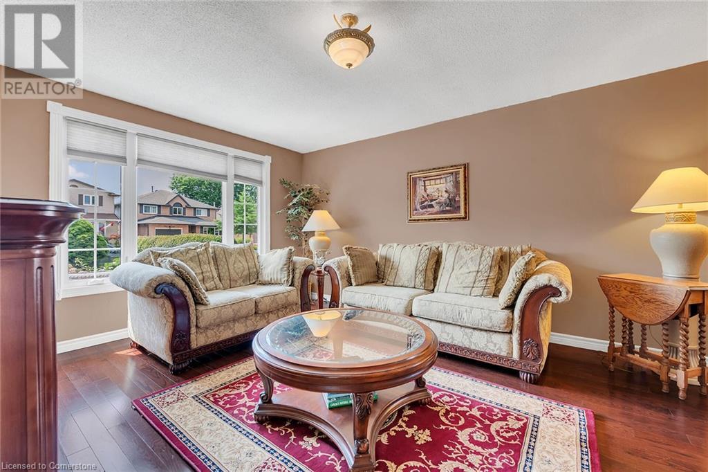 Photo 14 of 45 Dublin Drive, Hamilton ON