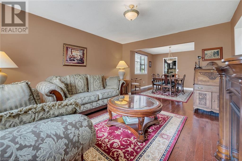 Photo 15 of 45 Dublin Drive, Hamilton ON