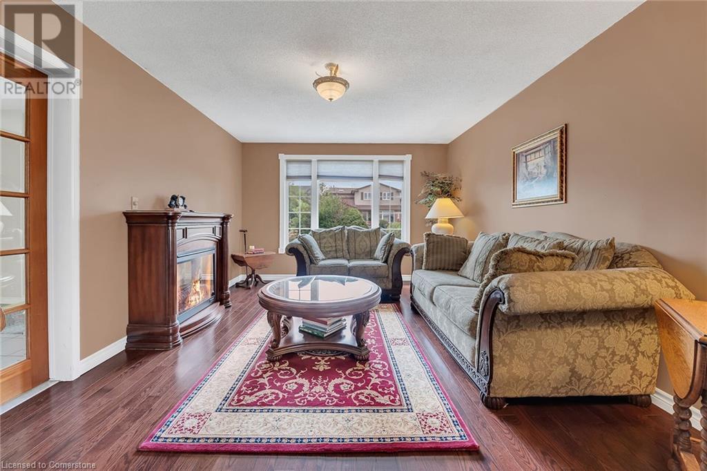 Photo 16 of 45 Dublin Drive, Hamilton ON