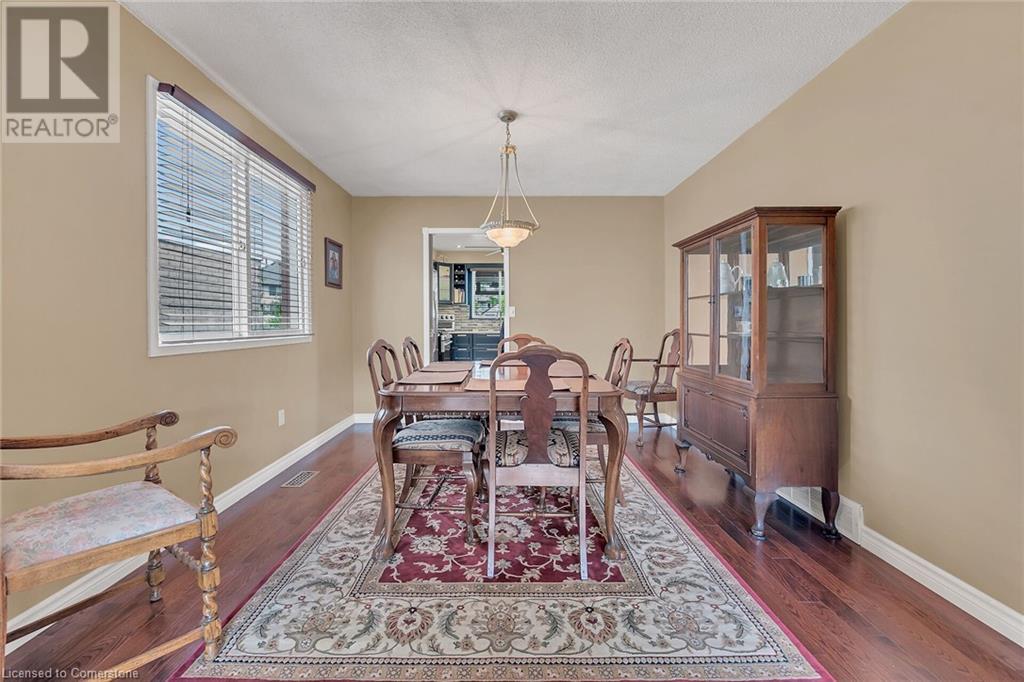 Photo 18 of 45 Dublin Drive, Hamilton ON