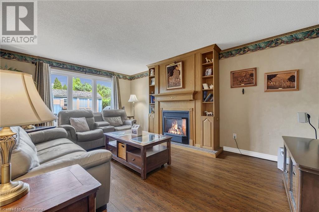 Photo 19 of 45 Dublin Drive, Hamilton ON