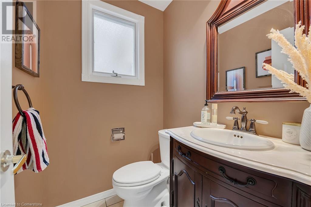 Photo 24 of 45 Dublin Drive, Hamilton ON