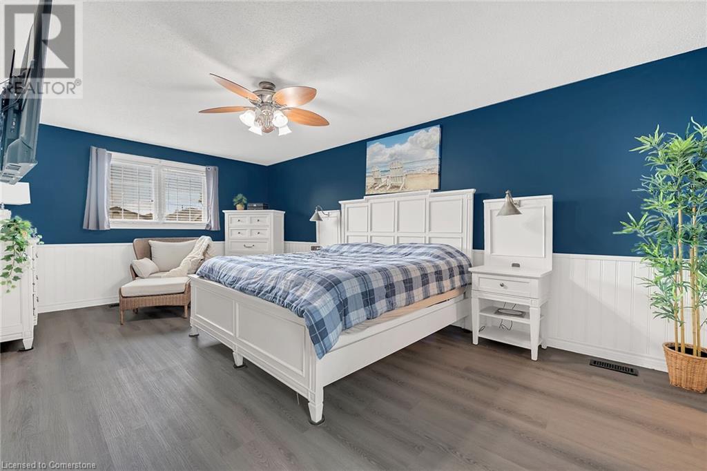 Photo 25 of 45 Dublin Drive, Hamilton ON