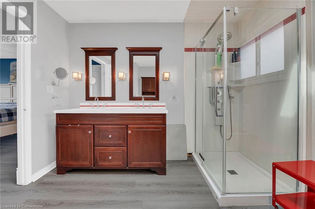 Photo 29 of 45 Dublin Drive, Hamilton ON