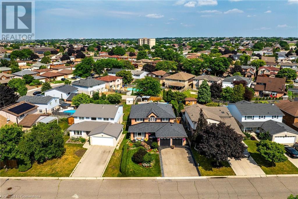 Photo 3 of 45 Dublin Drive, Hamilton ON