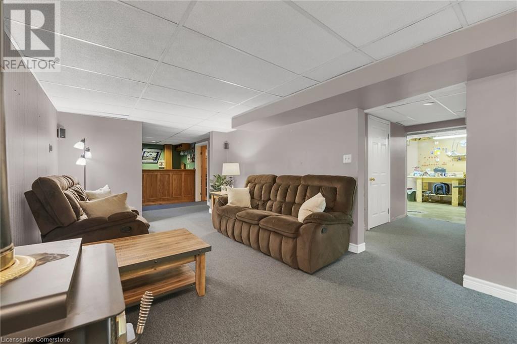 Photo 35 of 45 Dublin Drive, Hamilton ON