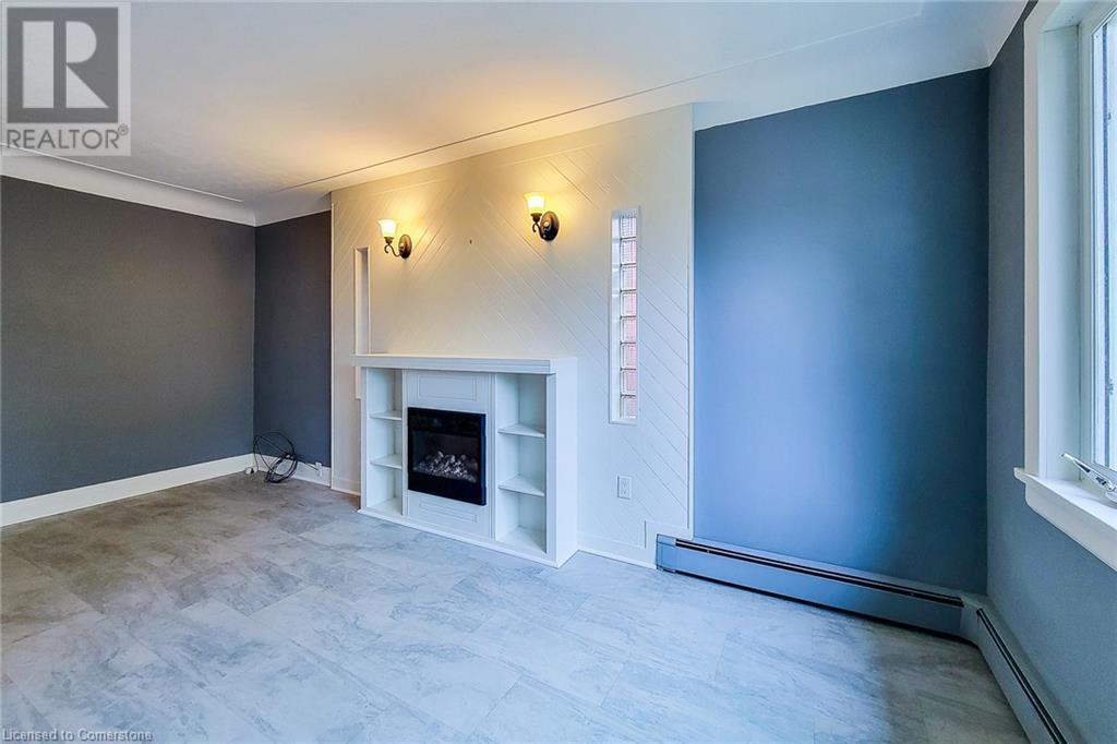 Photo 11 of 156 Park Row S, Hamilton ON