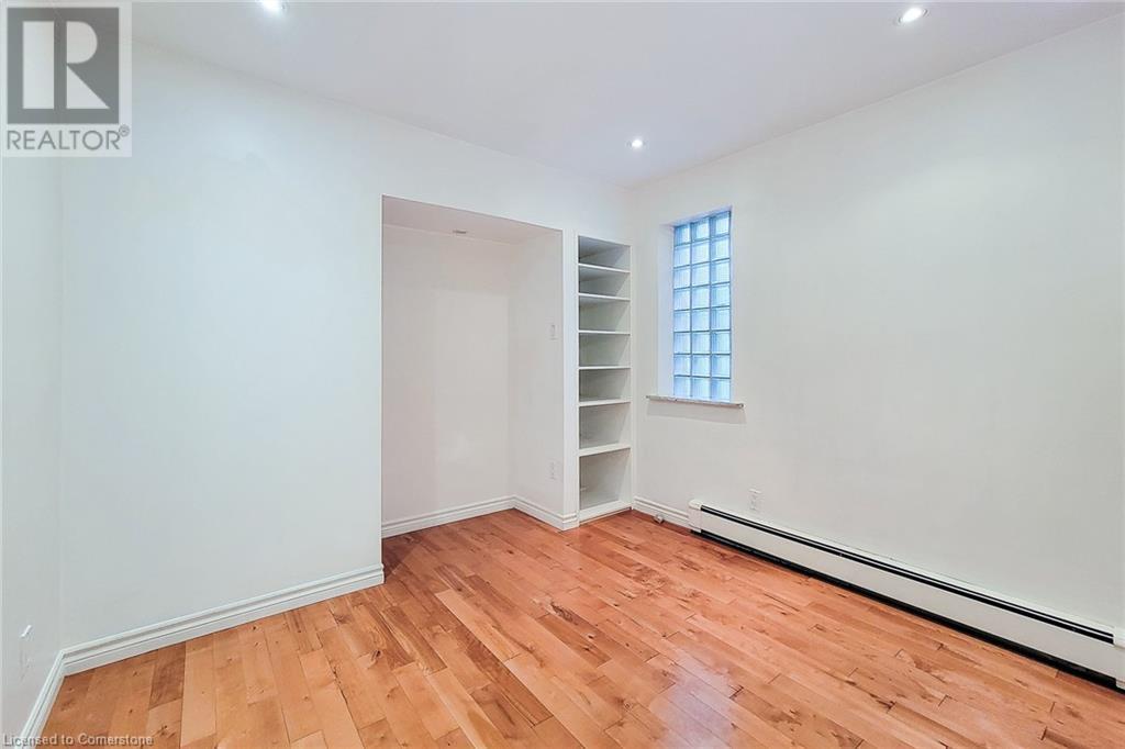 Photo 18 of 156 Park Row S, Hamilton ON