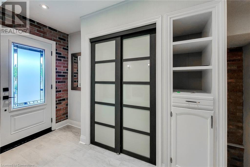 Photo 7 of 156 Park Row S, Hamilton ON