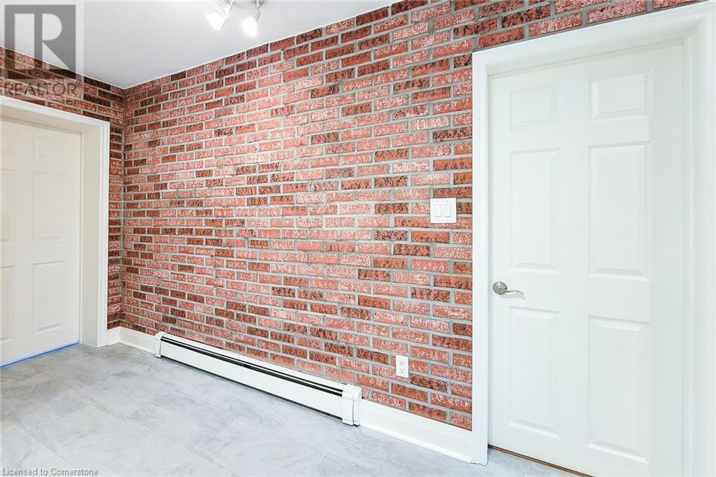 Photo 17 of 156 Park Row S, Hamilton ON