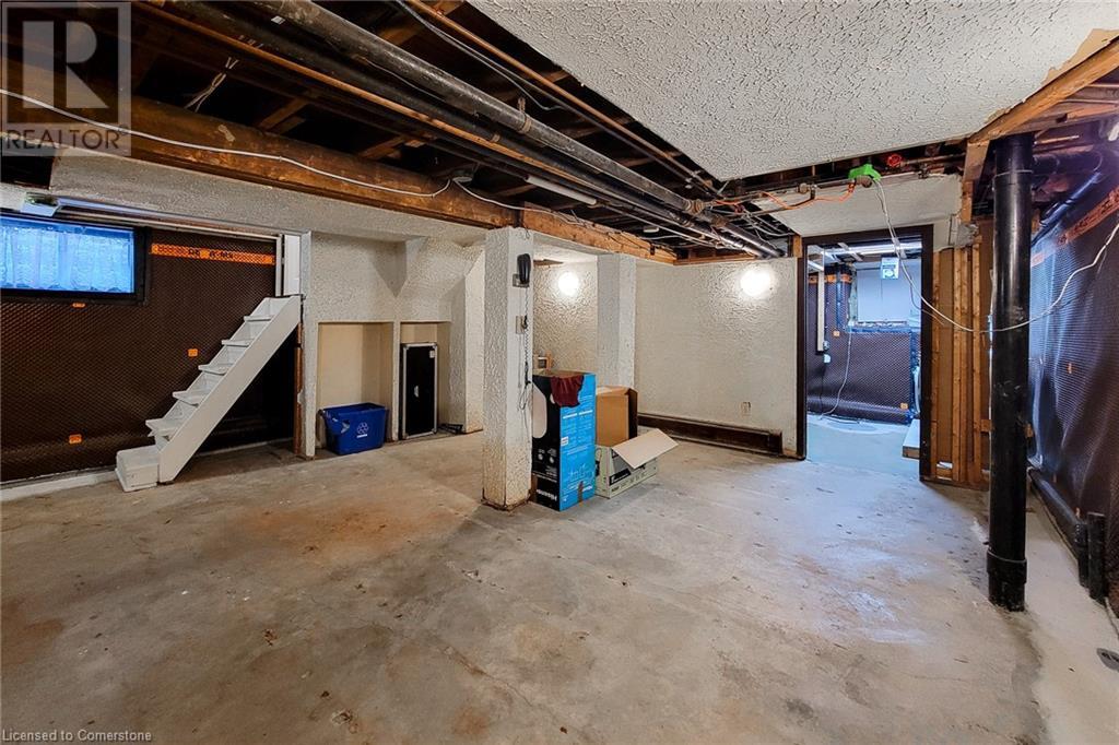 Photo 33 of 156 Park Row S, Hamilton ON