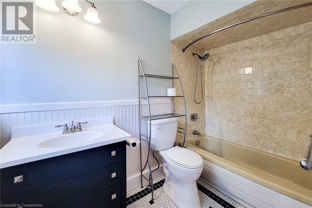 Photo 24 of 156 Park Row S, Hamilton ON