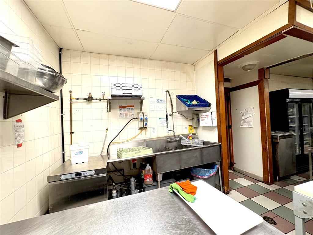 Photo 10 of 637 Corydon Avenue, Winnipeg MB