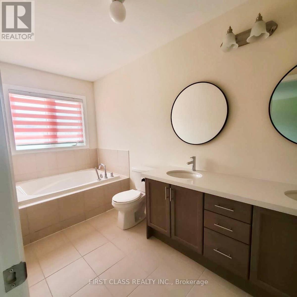 Photo 8 of 151 Danny Wheeler Boulevard, Georgina ON