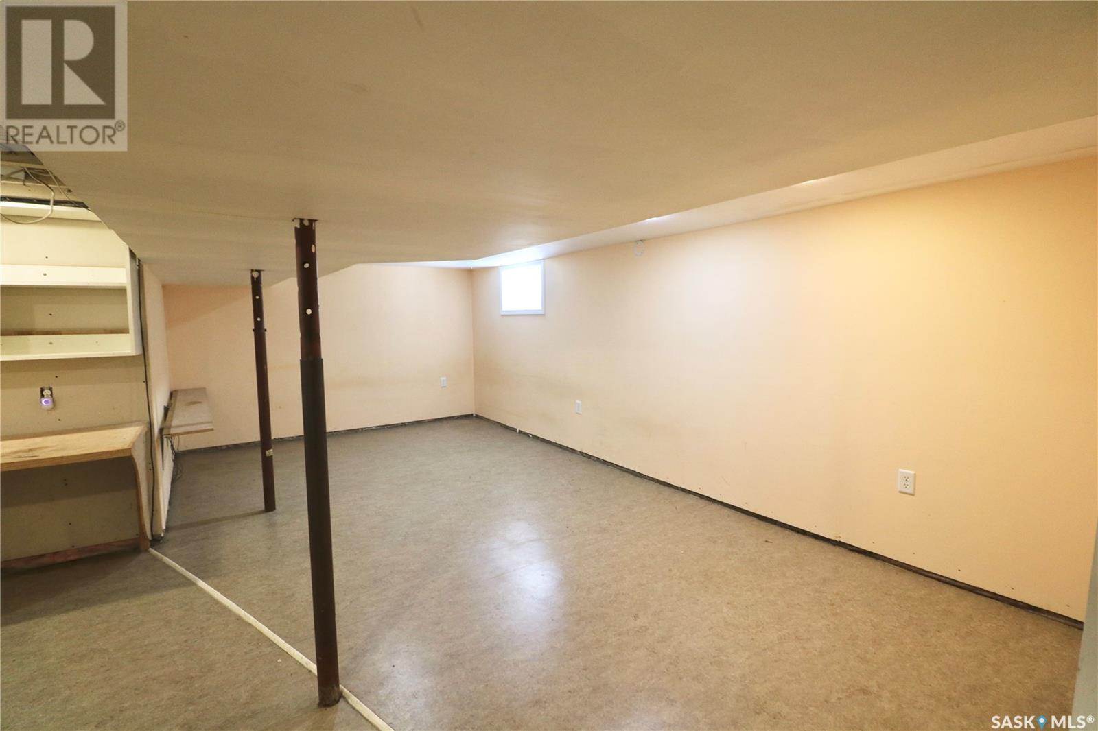 Photo 1 of 2220 Mctavish Street, Regina SK