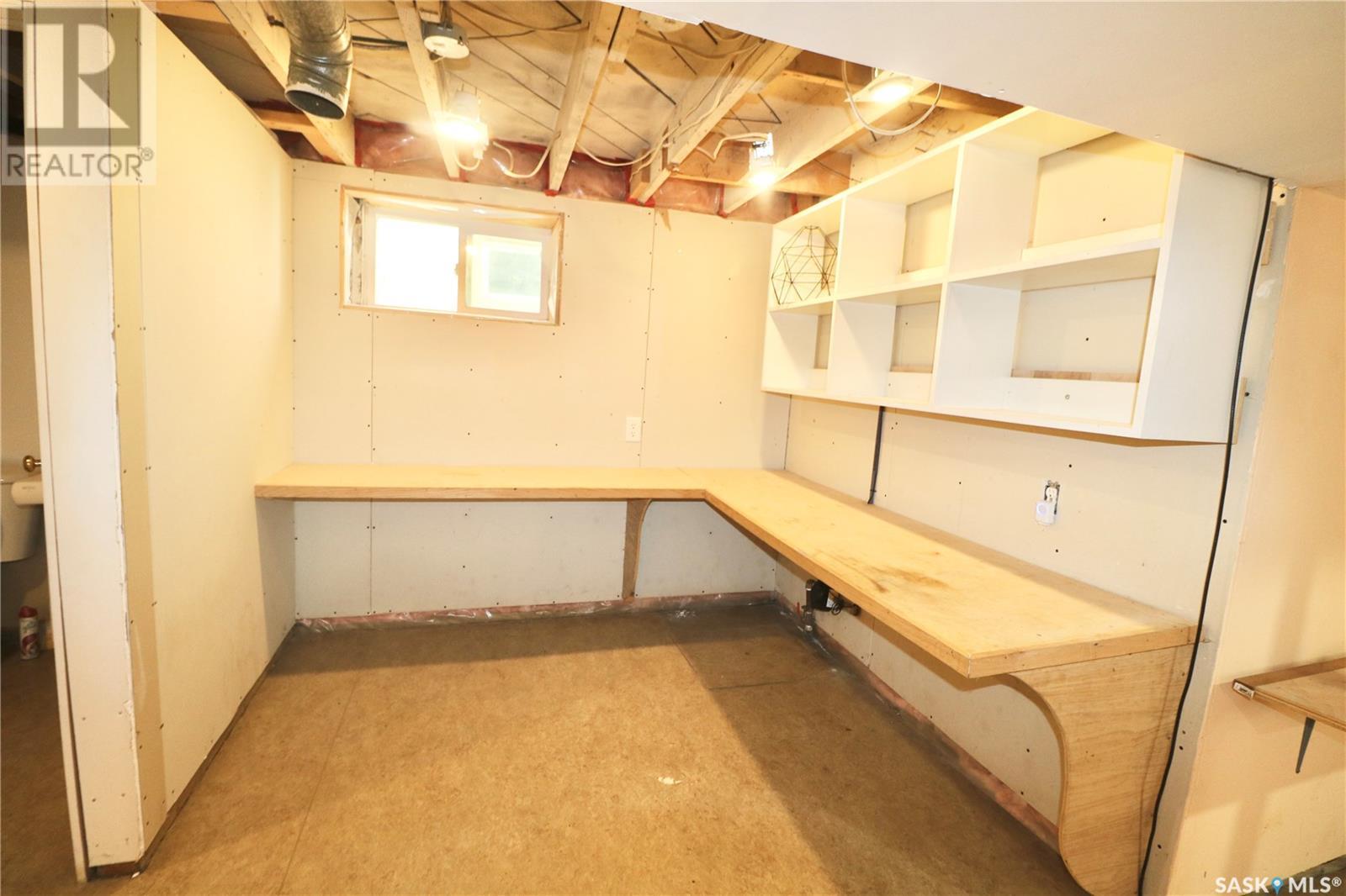 Photo 14 of 2220 Mctavish Street, Regina SK
