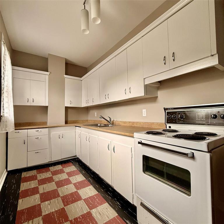 Photo 11 of 83 Lusted Avenue, Winnipeg MB