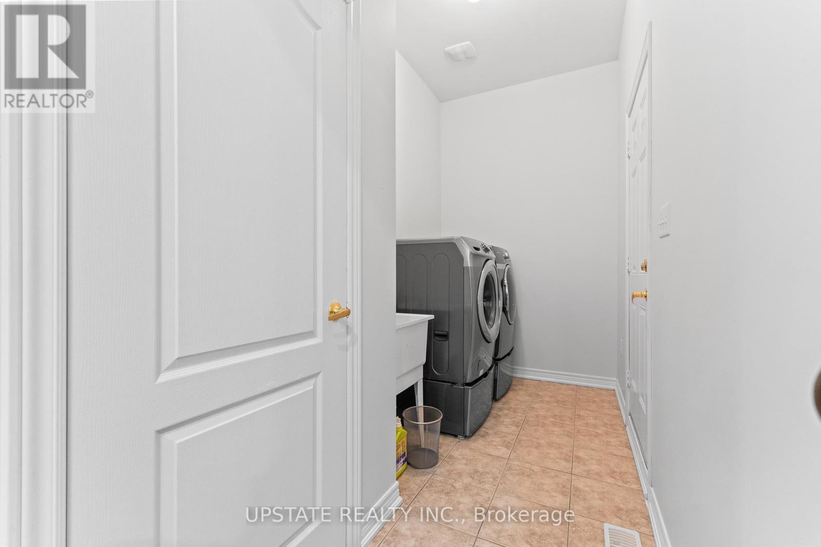 Photo 34 of 38 Stephanie Avenue, Brampton ON