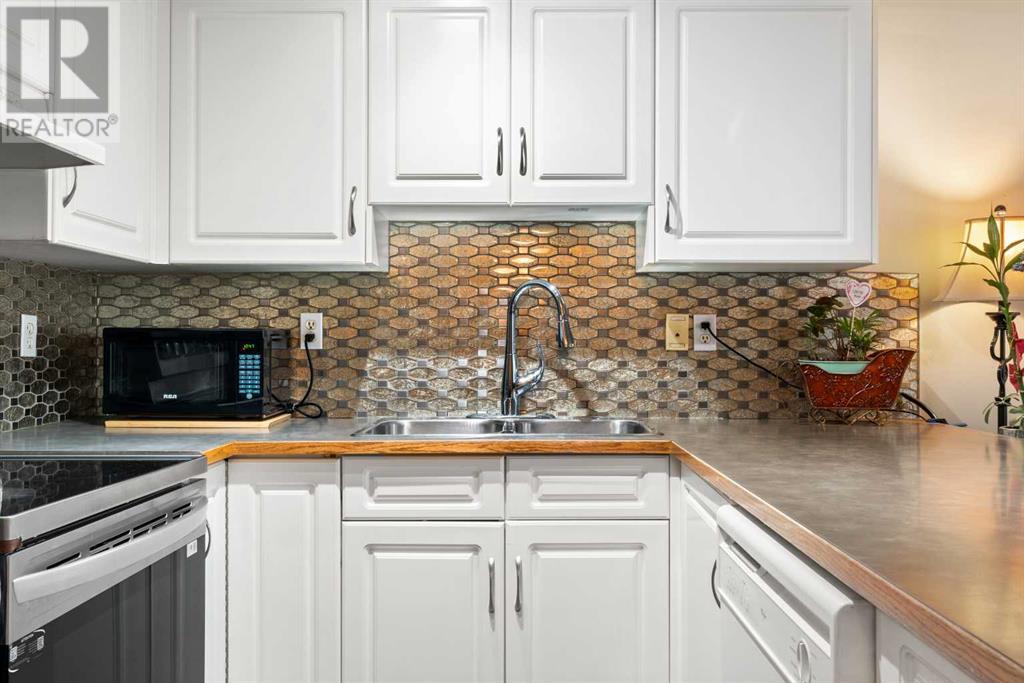 Single Family House for Sale in  Everstone Place SW Evergreen Calgary 