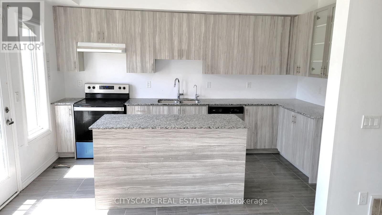 Photo 10 of 228 Ridley Crescent, Southgate ON