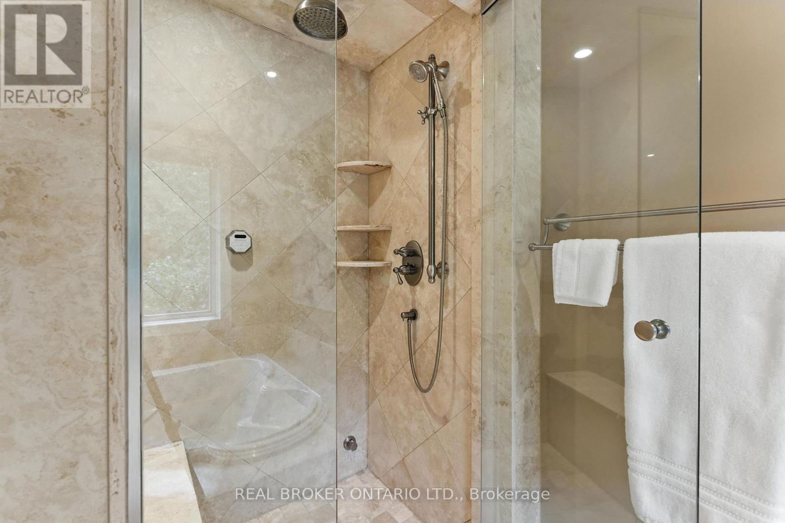 Photo 28 of 31 Cullum Drive, Hamilton ON