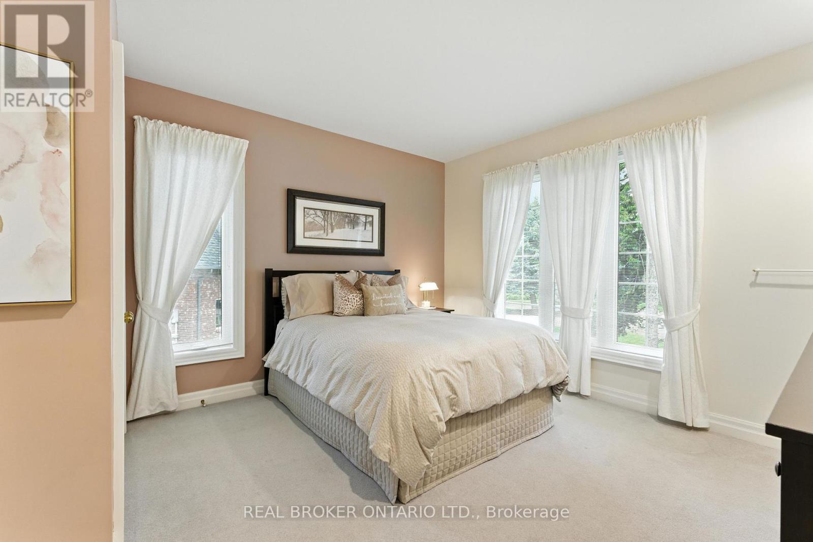 Photo 29 of 31 Cullum Drive, Hamilton ON