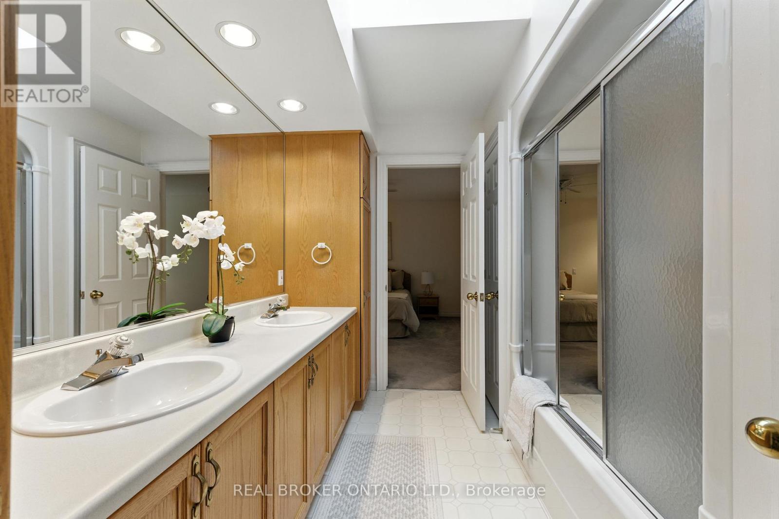 Photo 32 of 31 Cullum Drive, Hamilton ON