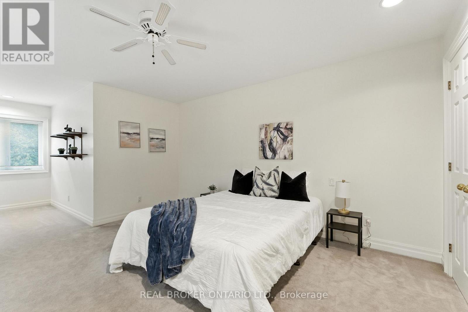 Photo 33 of 31 Cullum Drive, Hamilton ON