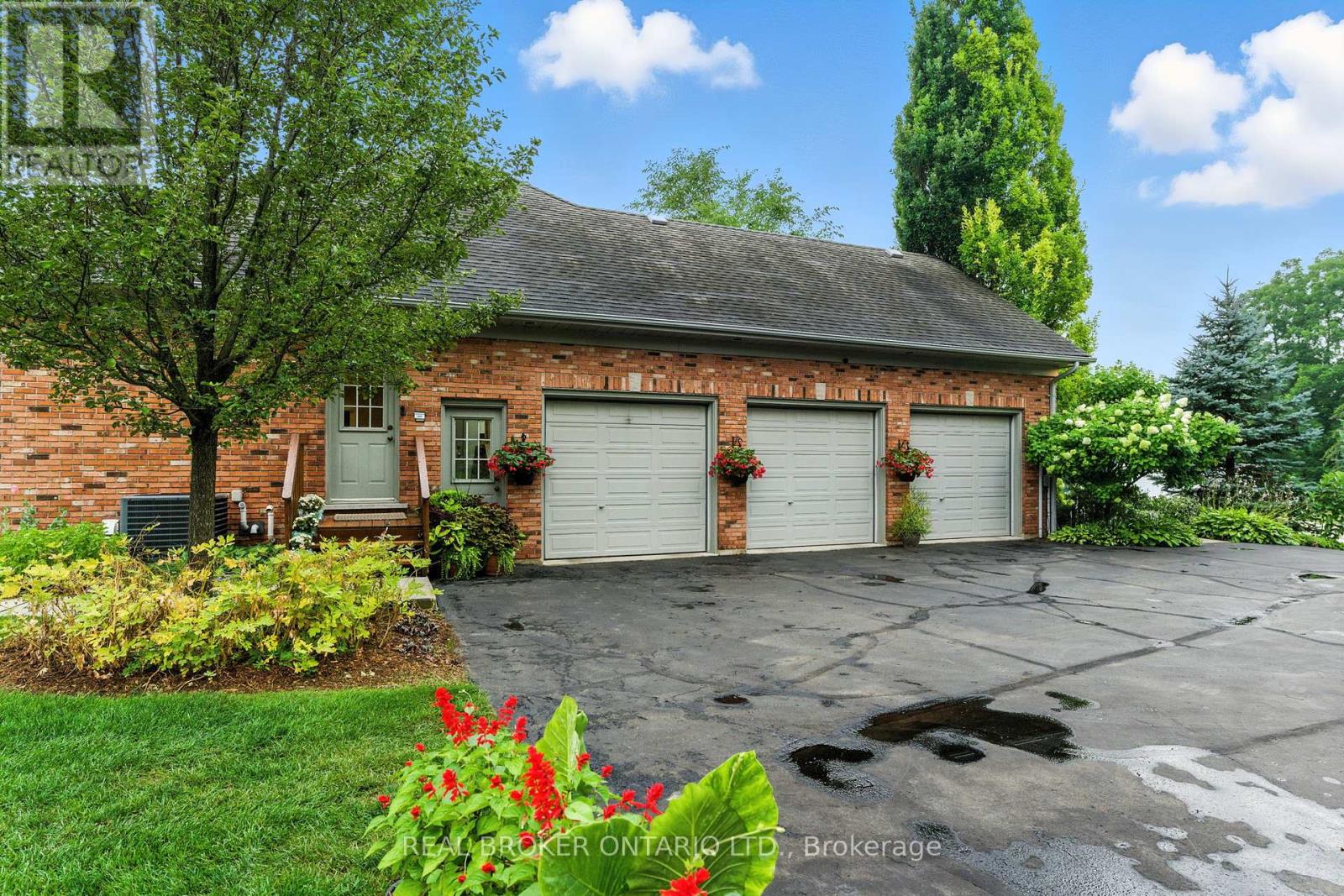 Photo 40 of 31 Cullum Drive, Hamilton ON