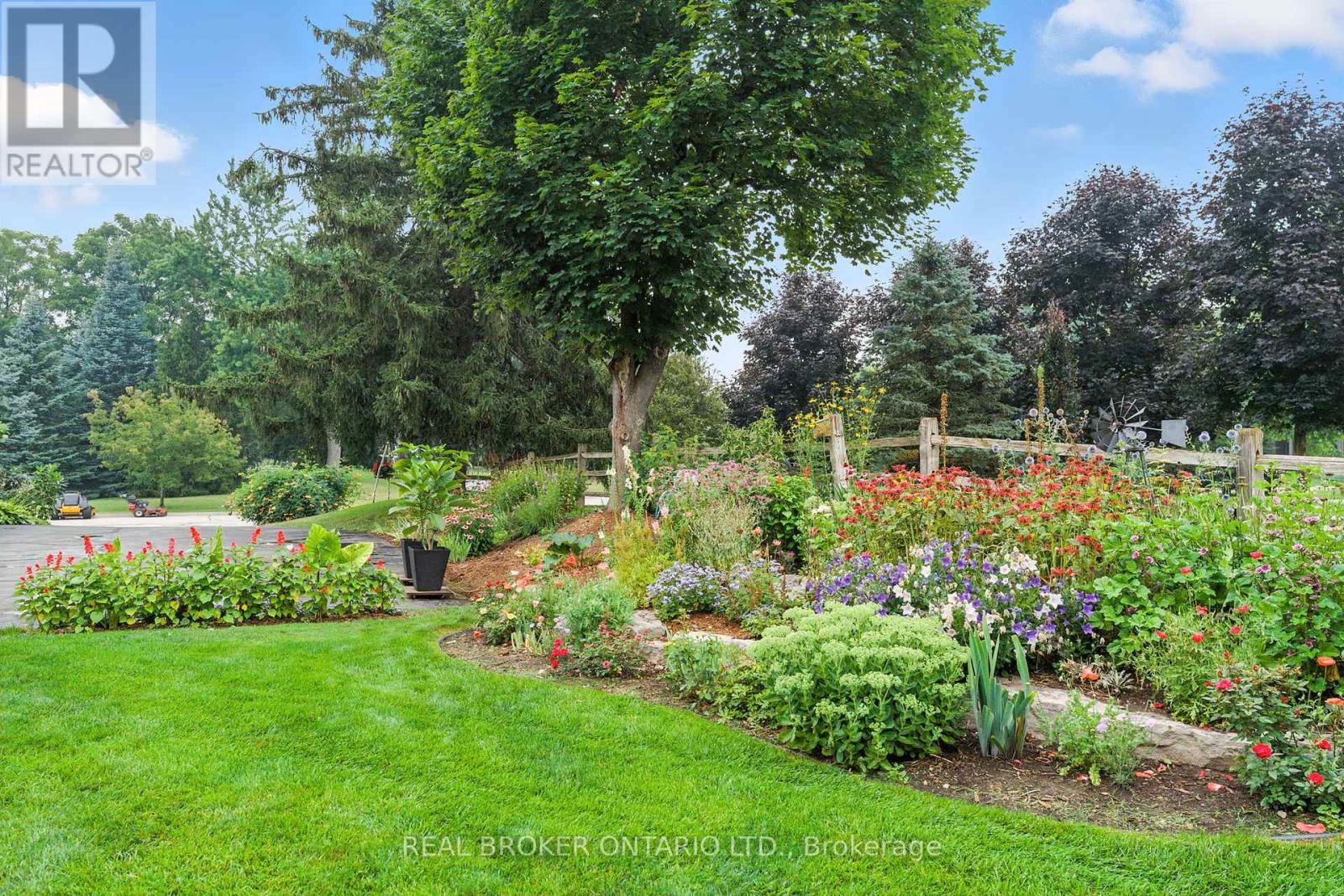 Photo 41 of 31 Cullum Drive, Hamilton ON