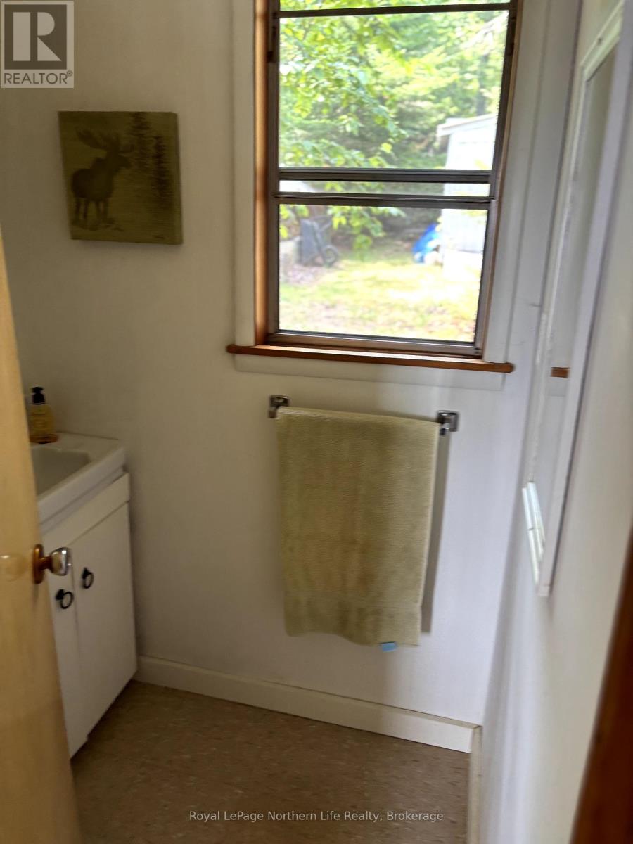 17 MUSKIE BAY, LAKE NIPISSING - 17