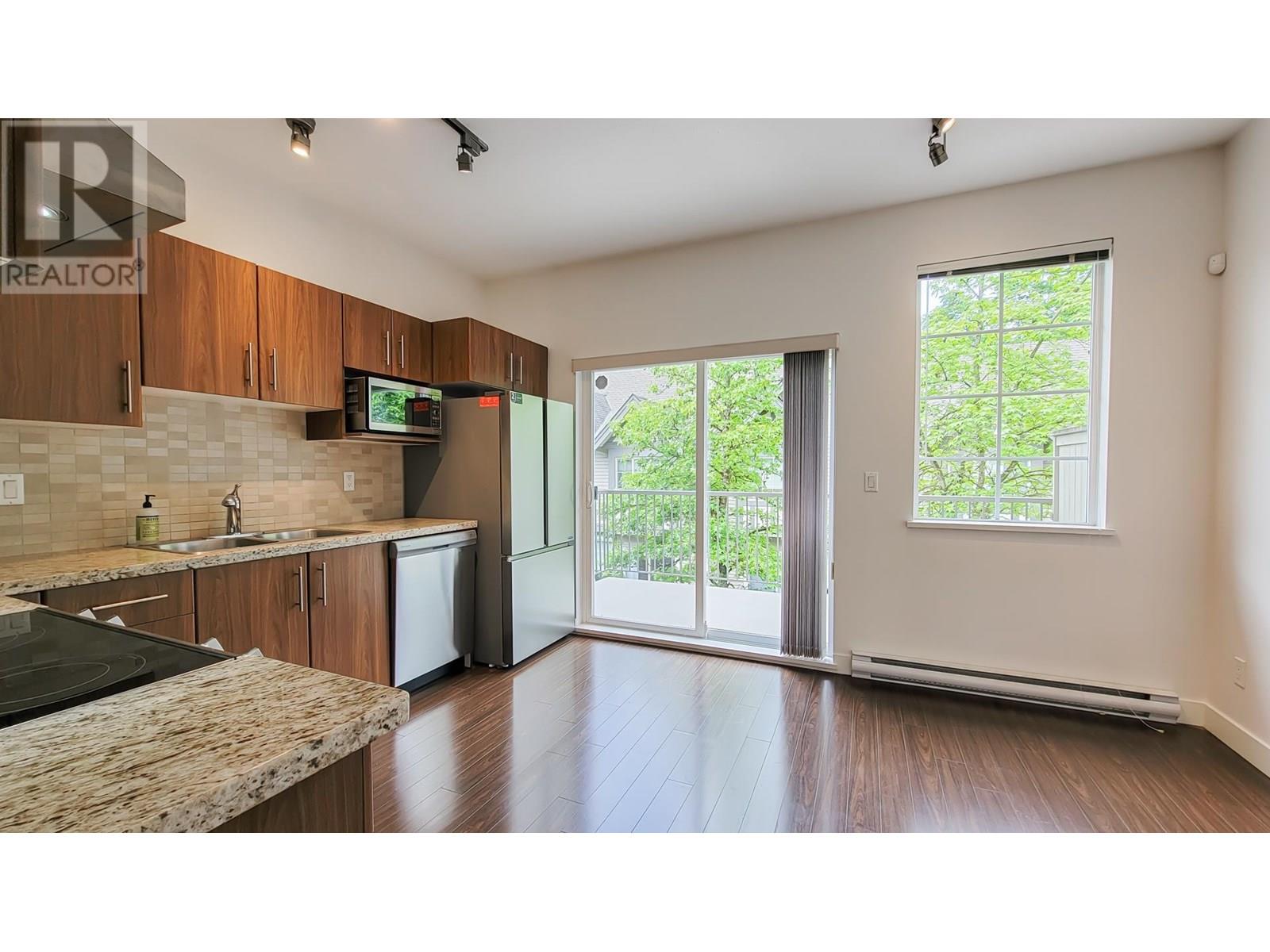 Photo 10 of 24 8533 Cumberland Place, Burnaby BC