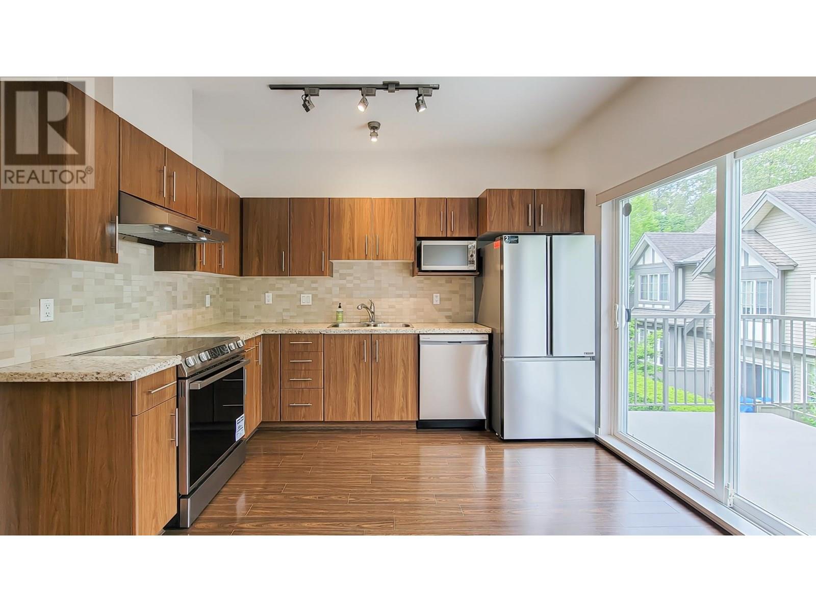 Photo 14 of 24 8533 Cumberland Place, Burnaby BC