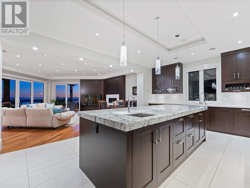 1355 WHITBY ROAD, West Vancouver