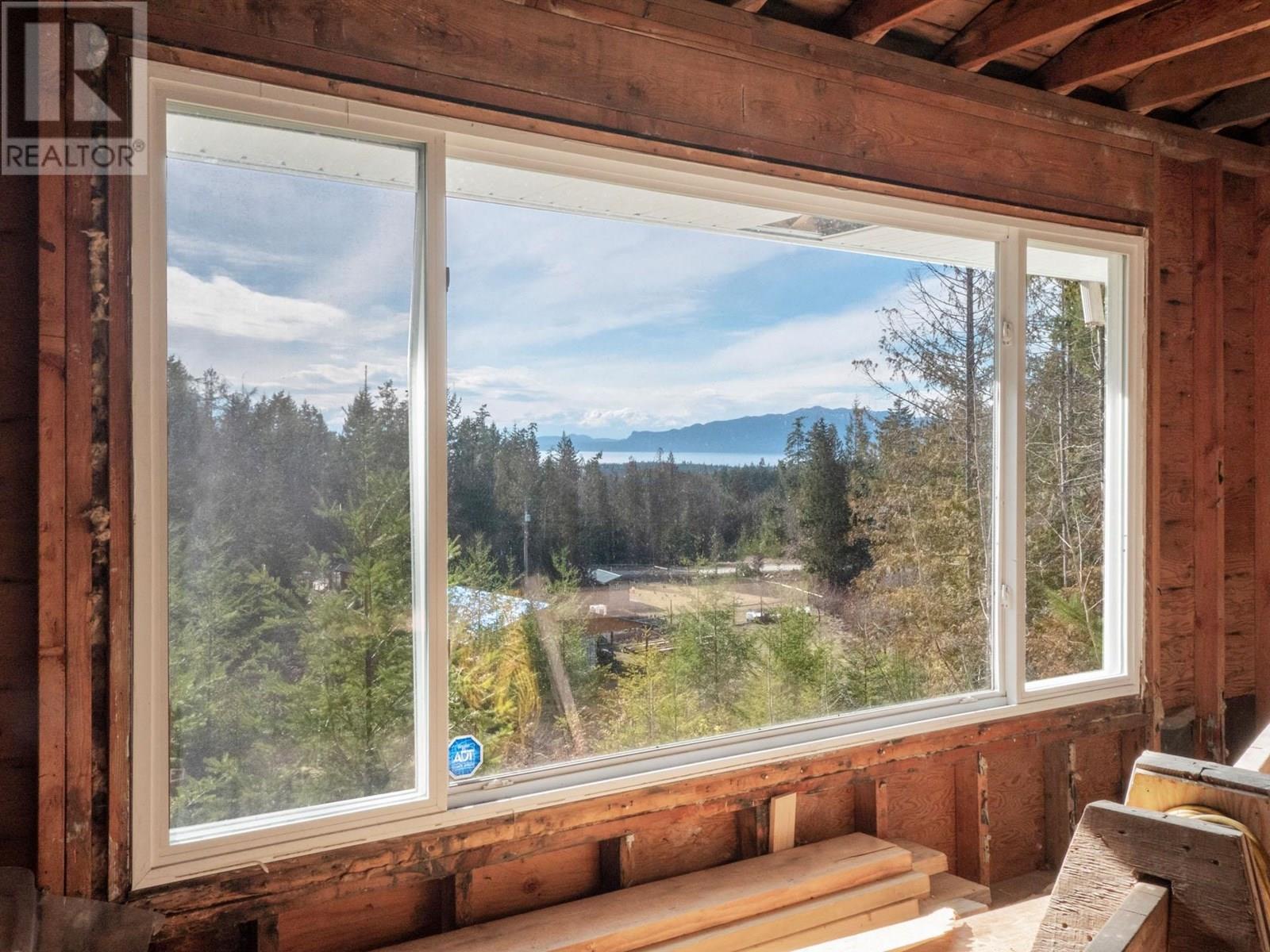 9305 STEPHENS WAY, Halfmoon Bay