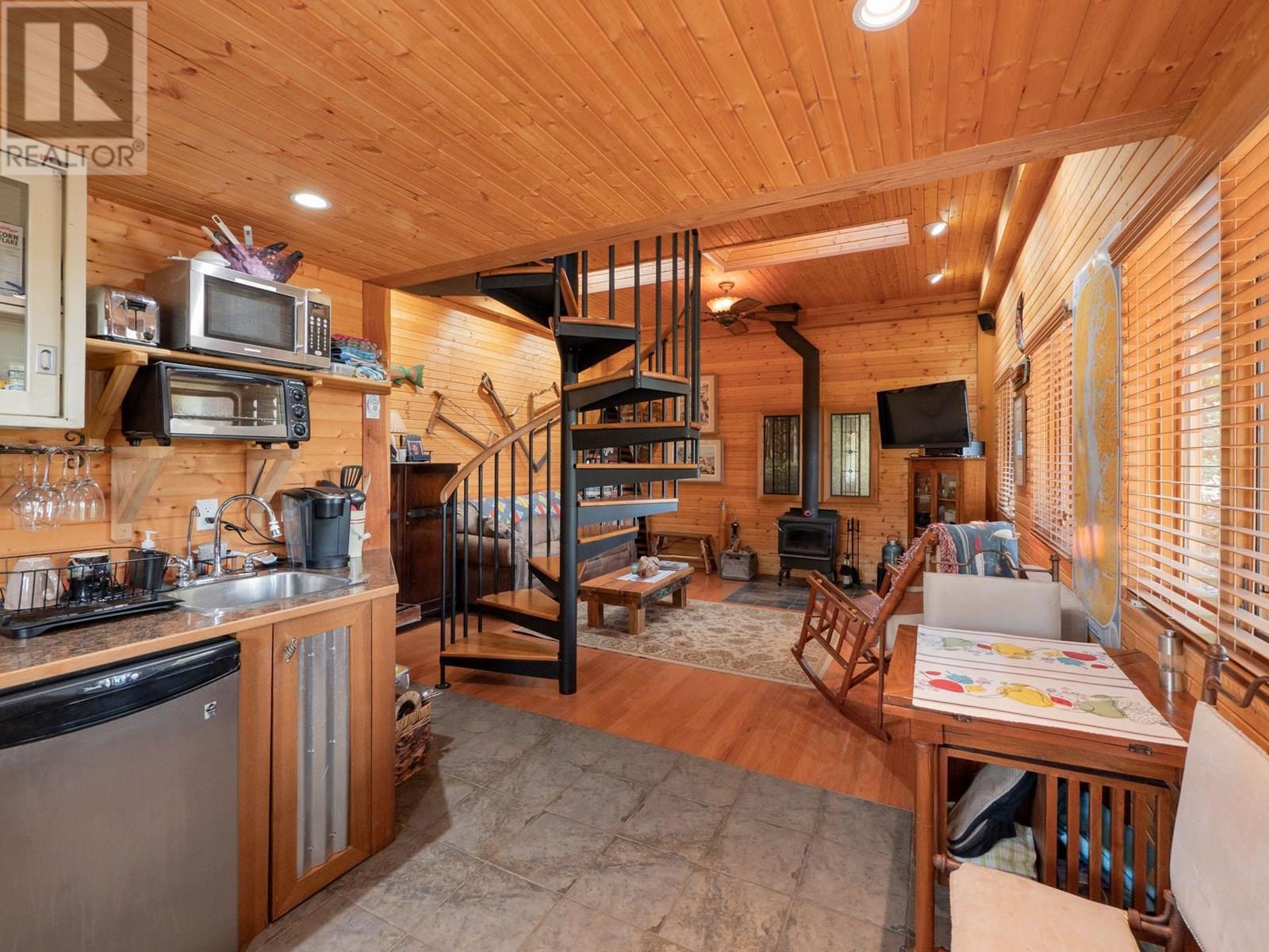 9305 STEPHENS WAY, Halfmoon Bay