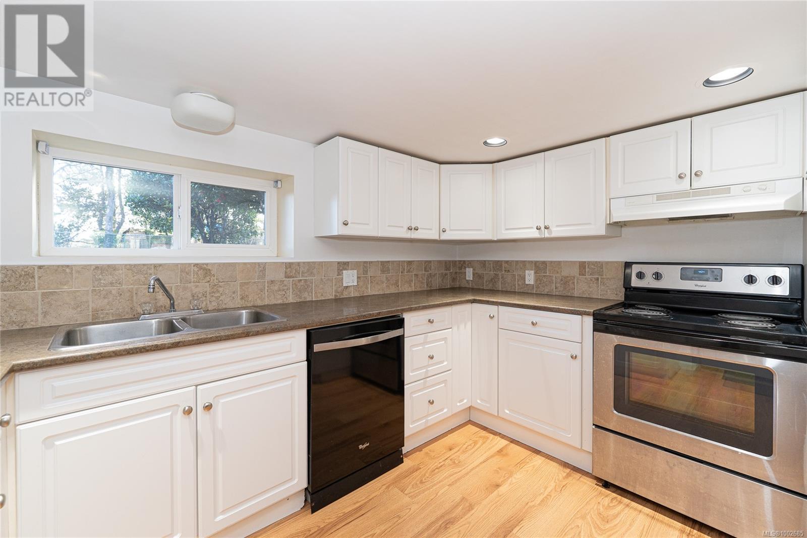 3771 Winston Cres, Saanich