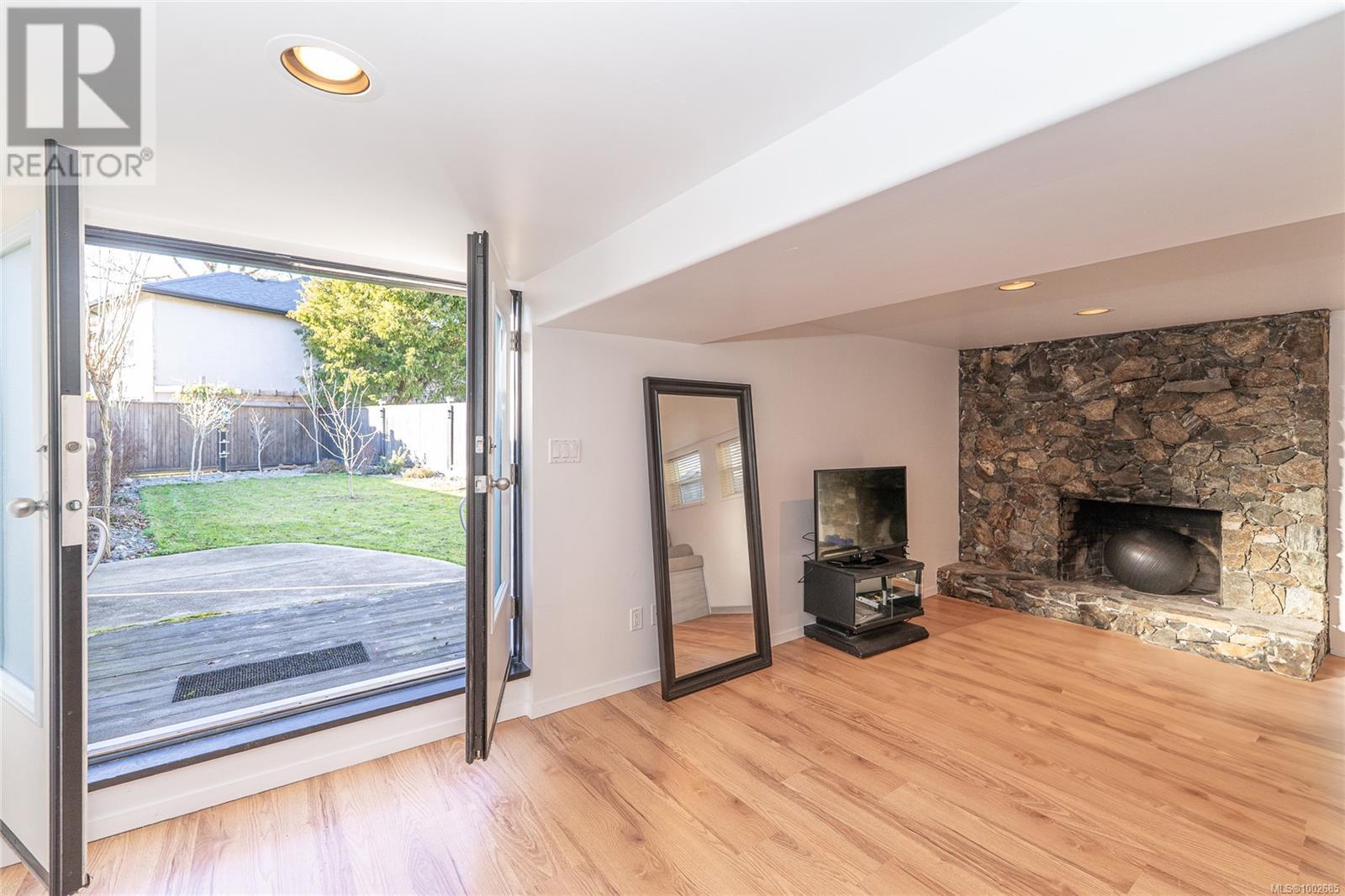 3771 Winston Cres, Saanich